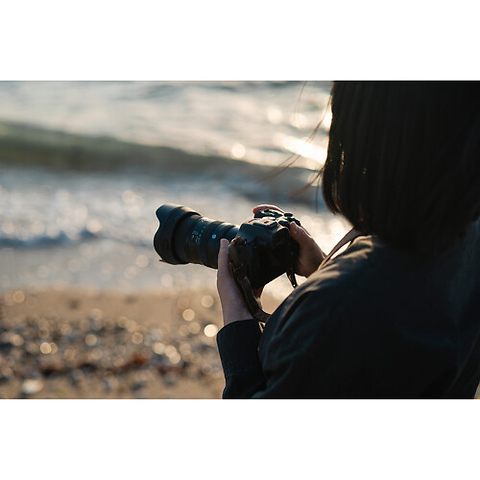 17-40mm f/1.8 DC Art Lens for Canon RF Image 4