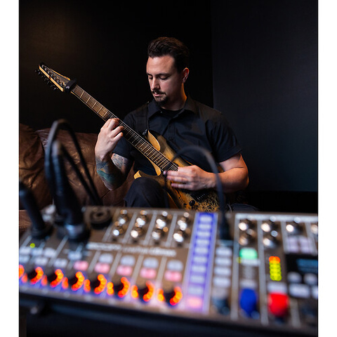 LiveTrak L6max Portable 12-Channel Mixer and Recorder Image 10