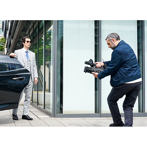 PXW-Z300 3-CMOS XDCAM Camcorder Image 11