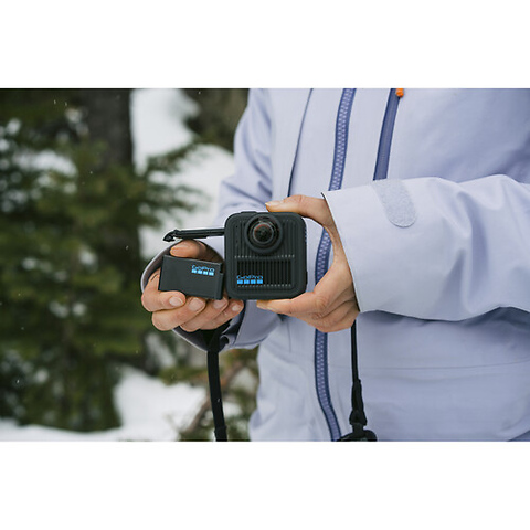 Dual-Battery Charger with Enduro Batteries for MAX2 Image 2