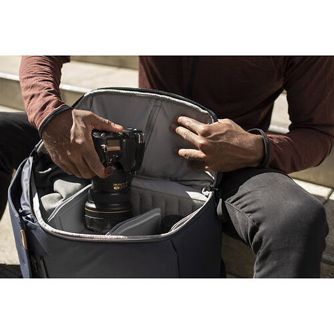 Everyday Backpack V3 (30L, Midnight) Image 4
