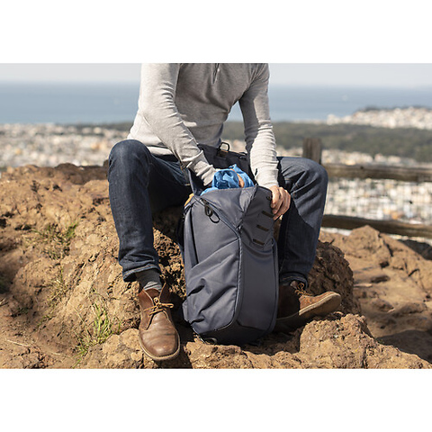 Everyday Backpack V3 (30L, Midnight) Image 5