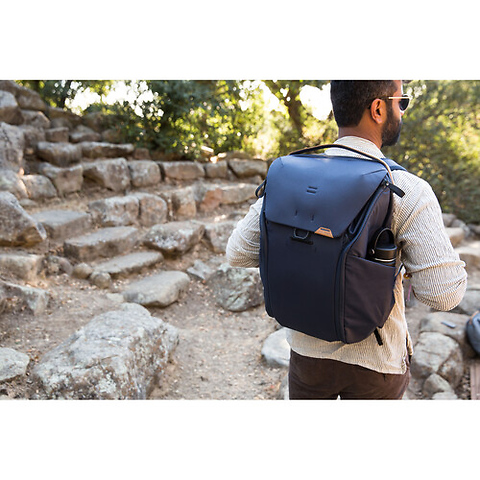Everyday Backpack V3 (30L, Midnight) Image 6