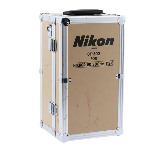 ED 300mm f/2.8 AI-S Lens w/CT-302 Trunk & TC-301 2x Teleconverter - Pre-Owned Image 3