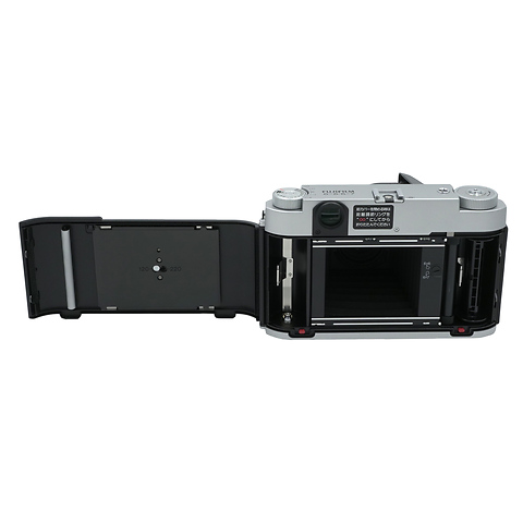 GF670 Folding Medium Format Camera with 80mm f/3.5, Silver - Pre-Owned Image 3