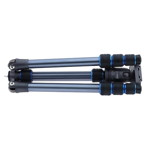 Nest NT-6234AT Traveler Aluminum Tripod (Moon Blue) Payload 22 lbs - Pre-Owned Image 1