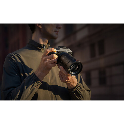 XCD 35-100mm f/2.8-4 E Lens Image 9
