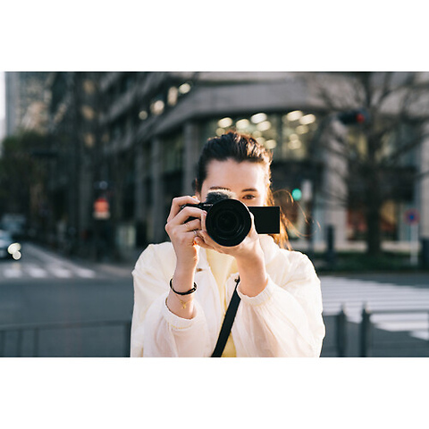 Alpha ZV-E10 Mirrorless Digital Camera with 16-50mm f/3.5-5.6 II Lens (Black) Image 11