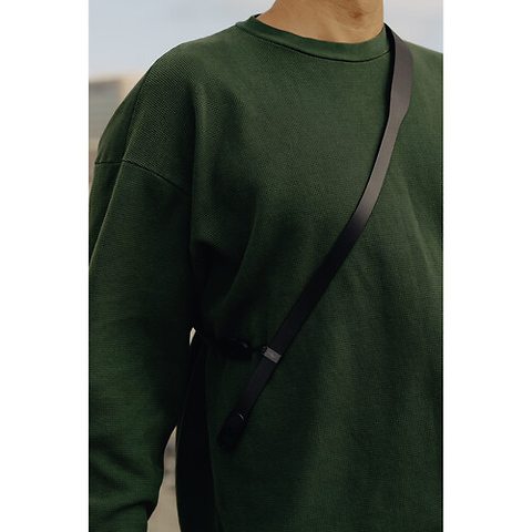Form Leather Camera Strap (Black, 52.6 in.) Image 6