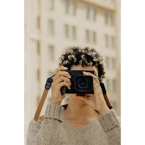 Form Leather Camera Strap (Tan, 46.7 in.) Image 5