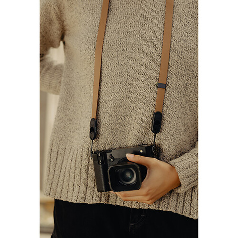 Form Leather Camera Strap (Tan, 46.7 in.) Image 6