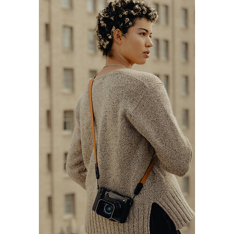 Form Leather Camera Strap (Amber, 46.7 in.) Image 4