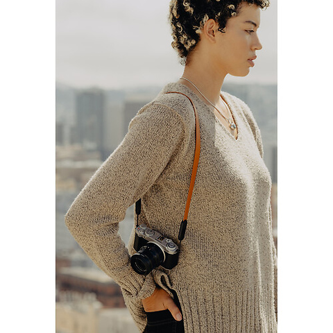 Form Leather Camera Strap (Amber, 30.9 in.) Image 3