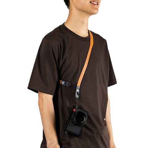 Form Leather Camera Strap (Amber, 40.8 in.) Image 2