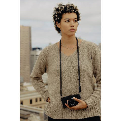 Form Rope Camera Strap (Black, 46.7 in.) Image 2