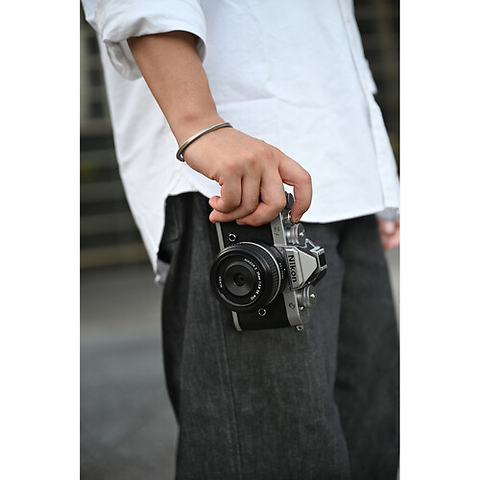 Z f Mirrorless Digital Camera Body (Silver) Image 10