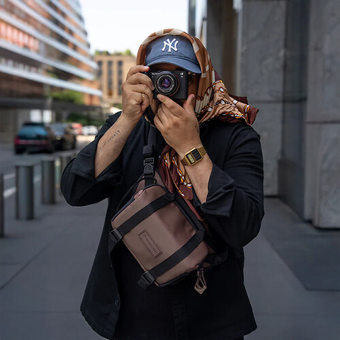 ROGUE V2 Sling Bag (Atacama Clay, 4L) Image 4