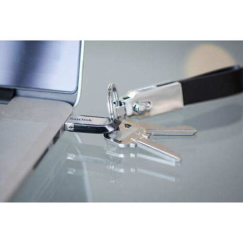128GB Ultra Flair USB-A 3.2 Gen 1 Flash Drive Image 11