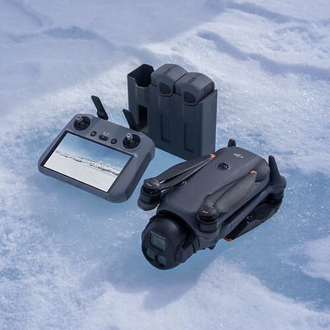 Mavic 4 Pro Drone with Fly More Combo Image 7