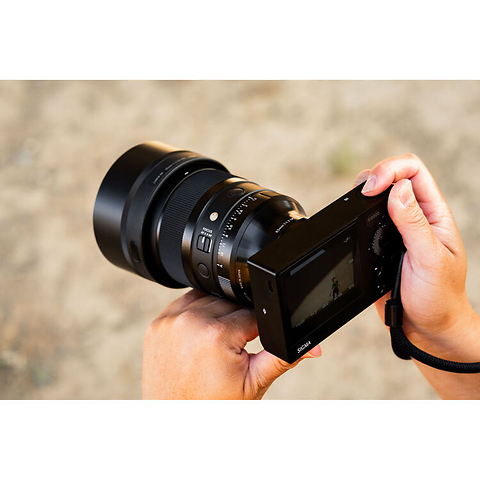 85mm f/1.2 DG Art Lens for Leica L Image 8