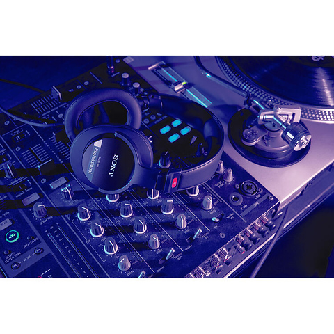MDR-M1 Closed-Back Over-Ear Reference Monitor Headphones Image 10