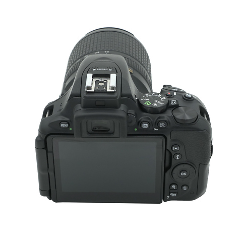 D5600 DSLR Camera with 18-140mm Lens Kit - Pre-Owned Image 4