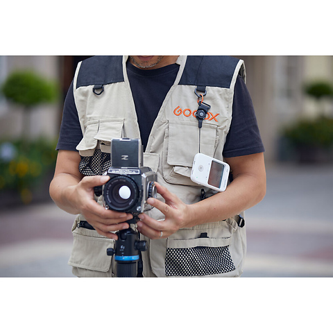 C100 Mini Camera with Transparent Viewfinder Image 10