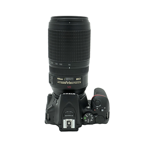 D5600 DSLR Camera with 70-300mm VR Lens Kit - Pre-Owned Image 1